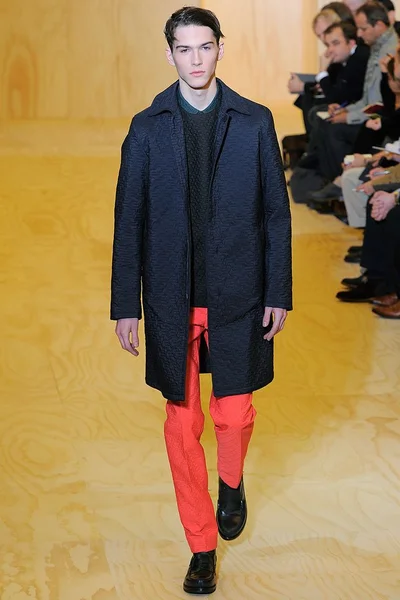 Look 18